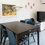6 Person In Apartament *