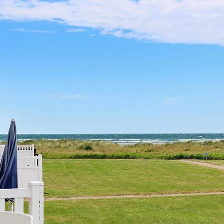 6 Person In Apartment *