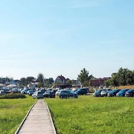 6 Person In Apartment